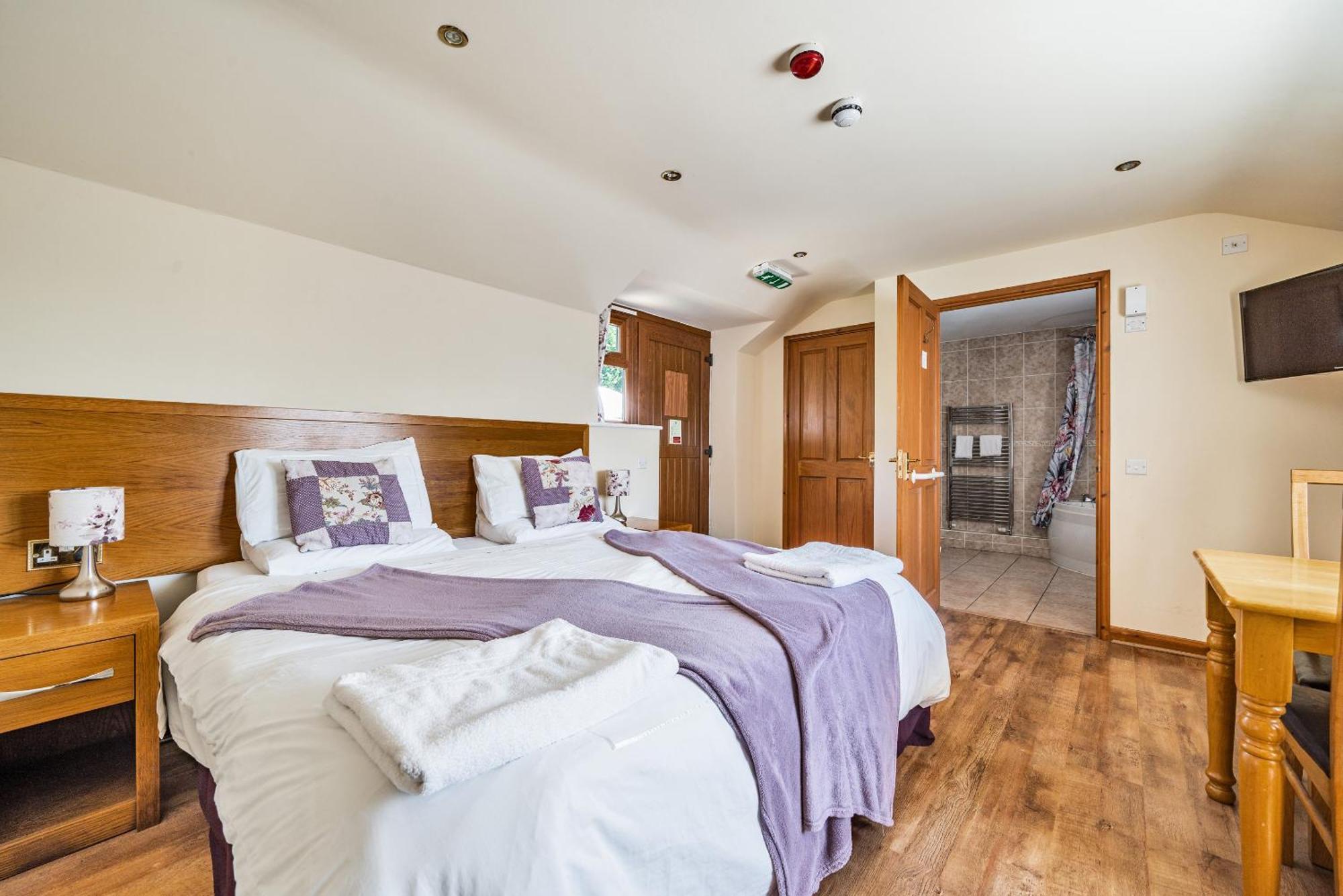 Hotel The Golden Fleece Chard Zimmer foto